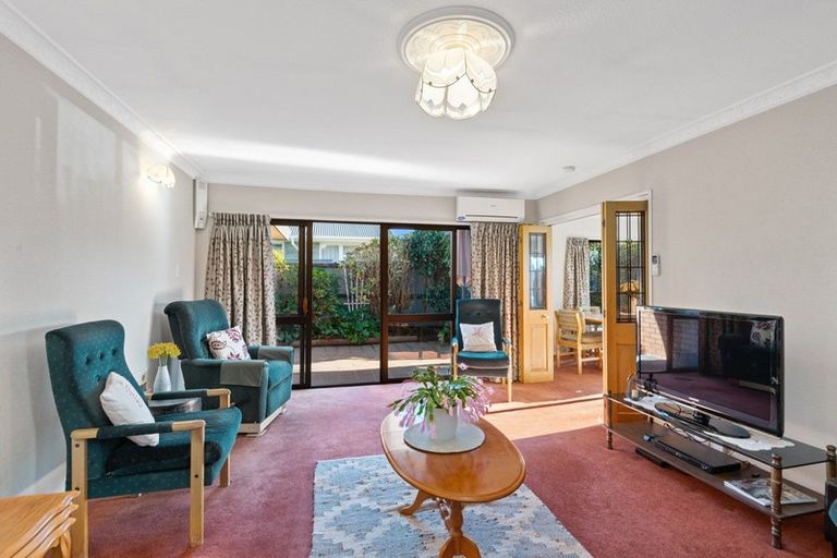 Photo of property in 1/423 Harewood Road, Harewood, Christchurch, 8051