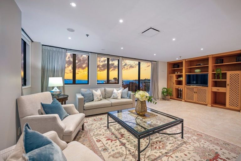 Photo of property in Mon Desir Apartments, 6/173b Hurstmere Road, Takapuna, Auckland, 0622