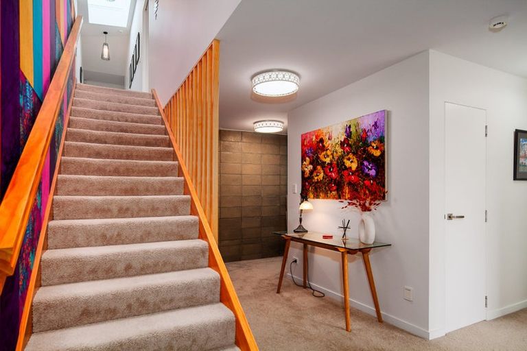 Photo of property in 93 Easther Crescent, Kew, Dunedin, 9012