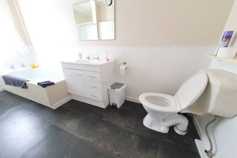 Photo of property in 8 Burtts Road, Durie Hill, Whanganui, 4500