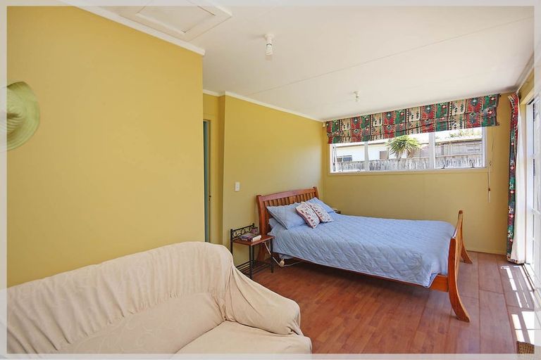 Photo of property in 9 Dewe Terrace, Foxton Beach, Foxton, 4815
