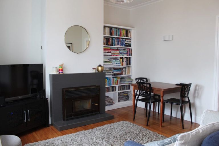 Photo of property in 9 Hinau Street, Eastbourne, Lower Hutt, 5013