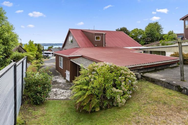 Photo of property in 3 Aries Place, Kawaha Point, Rotorua, 3010