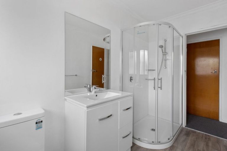 Photo of property in 2/504 Queen Street East, Hastings, 4122