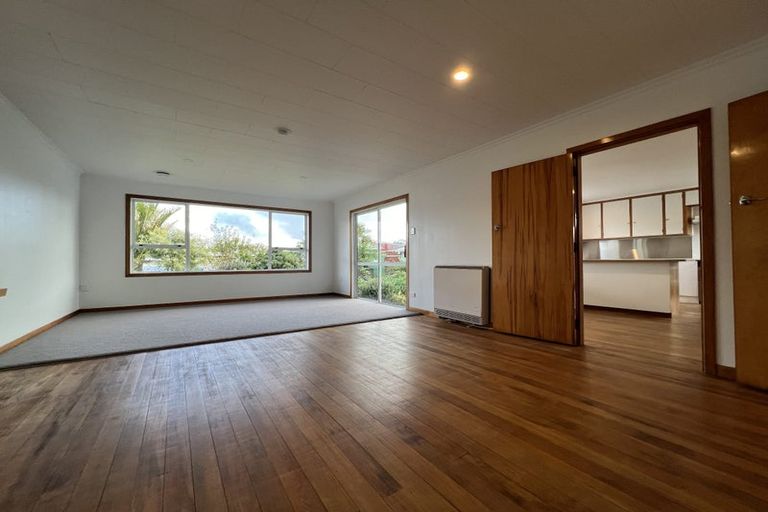 Photo of property in 368 South Road, Omata, New Plymouth, 4374