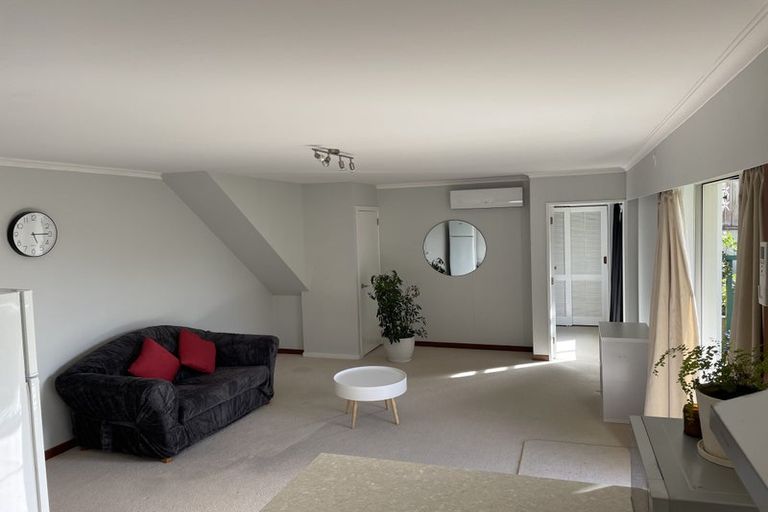 Photo of property in 9 Houston Grove, Miramar, Wellington, 6022