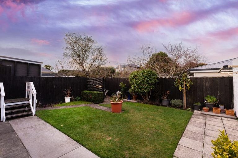 Photo of property in 2/4 Lansbury Avenue, Strowan, Christchurch, 8052
