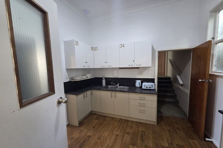 Photo of property in 48 Aurora Terrace, Kelburn, Wellington, 6012