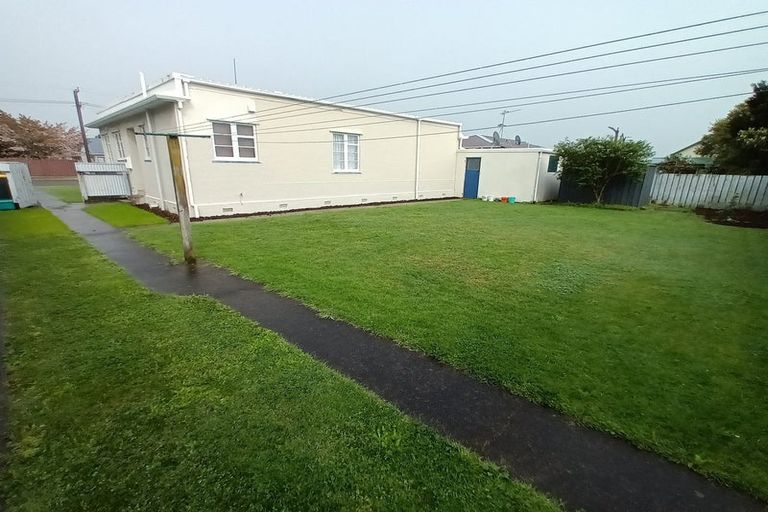 Photo of property in 4 Douglas Street, Levin, 5510