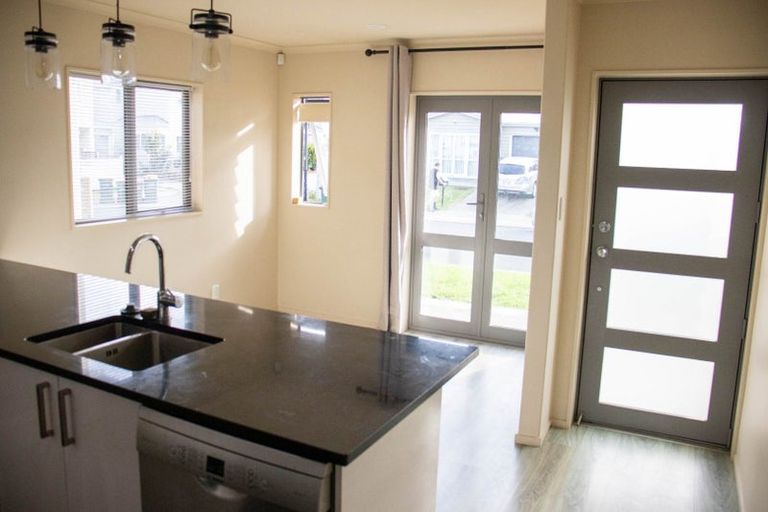 Photo of property in 10 Tribute Loop, Takanini, 2112