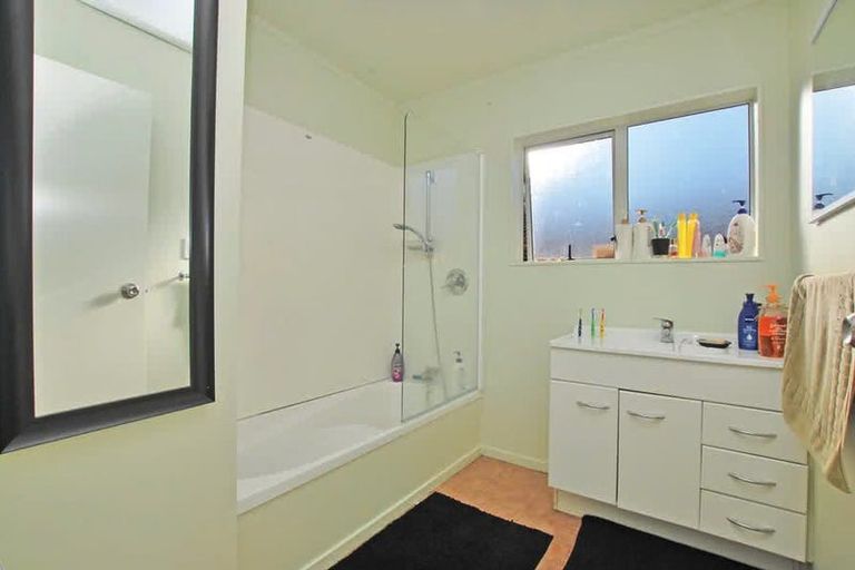 Photo of property in 45 Kona Crescent, Henderson, Auckland, 0610