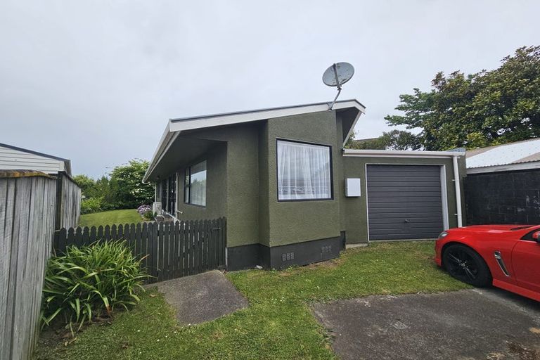 Photo of property in 8a Busby Place, Awapuni, Palmerston North, 4412
