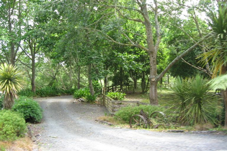 Photo of property in 104 Chamberlain Road, Bombay, 2675