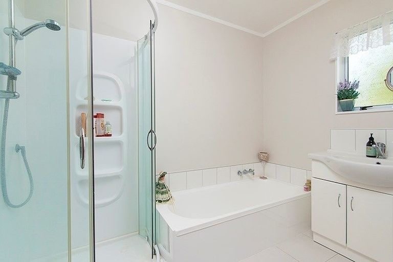 Photo of property in 4b Owens Road, Waiuku, 2123