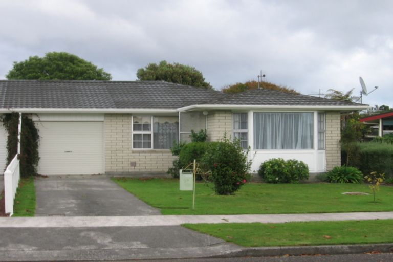 Photo of property in 9a Andrew Street, Waikanae, 5036