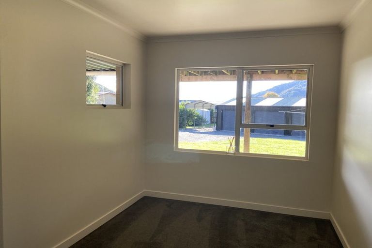 Photo of property in 11 Ranui Street, Waikawa, Picton, 7220