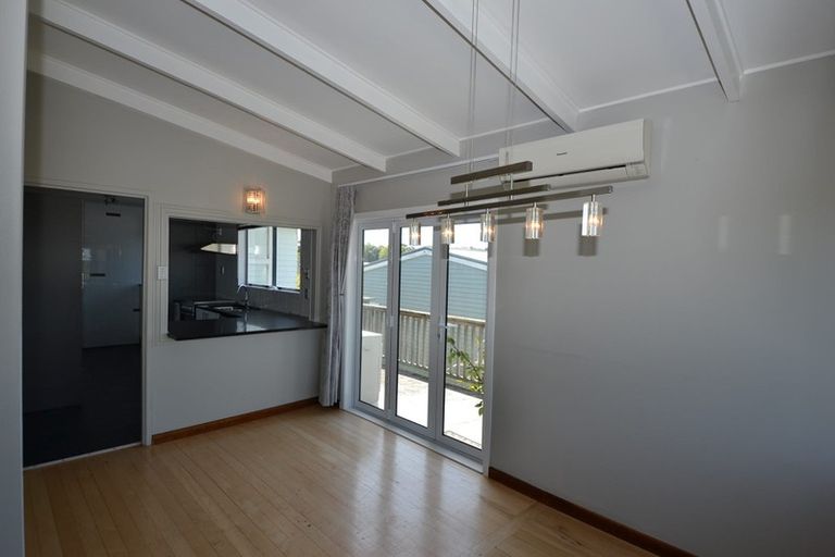 Photo of property in 16 Nutsey Avenue, Northcote, Auckland, 0627