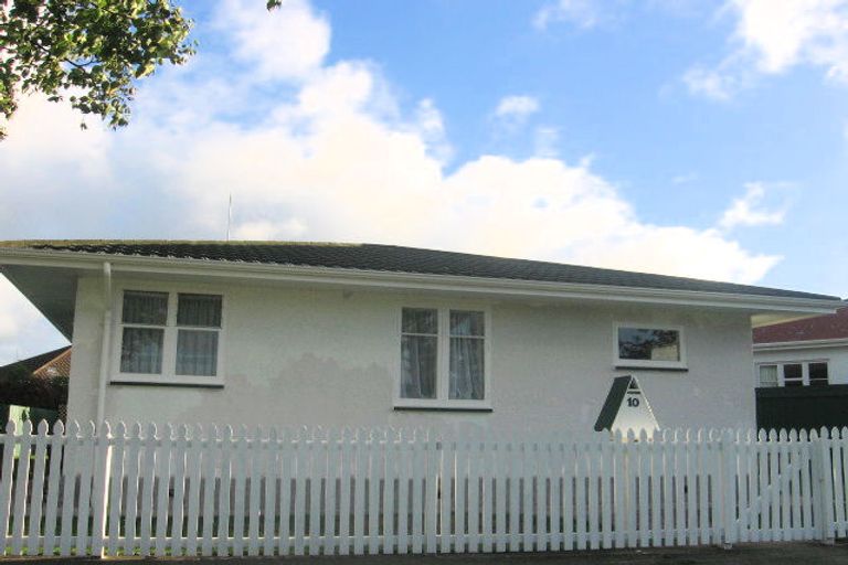 Photo of property in 10 Seddon Street, Takaro, Palmerston North, 4412