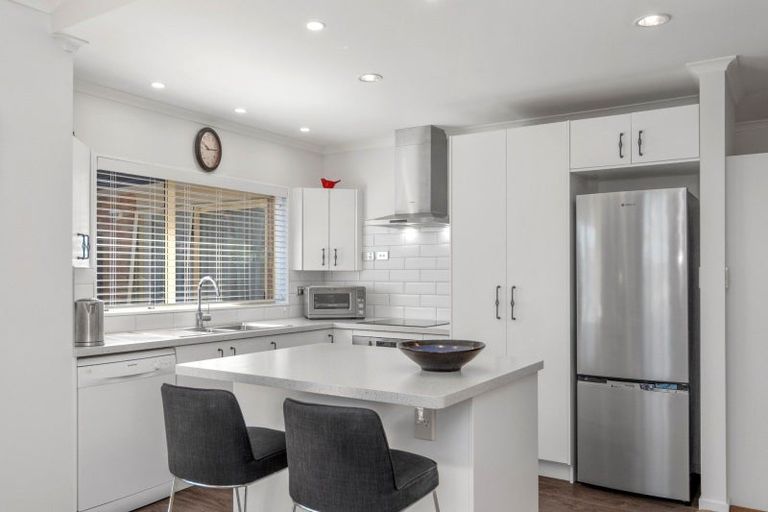 Photo of property in 1 Tautara Place, Ohauiti, Tauranga, 3112