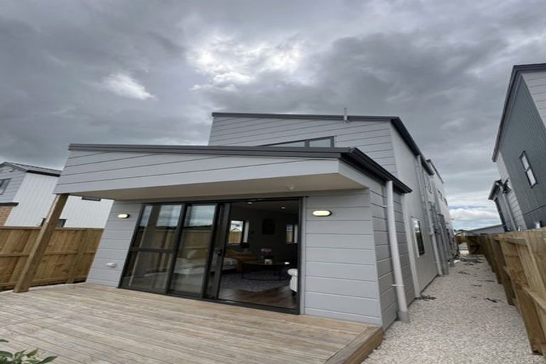 Photo of property in 19 John Gray Street, Papakura, 2110