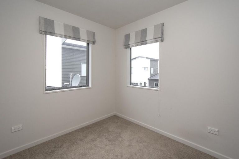 Photo of property in 5 Longueval Lane, Broomfield, Christchurch, 8042