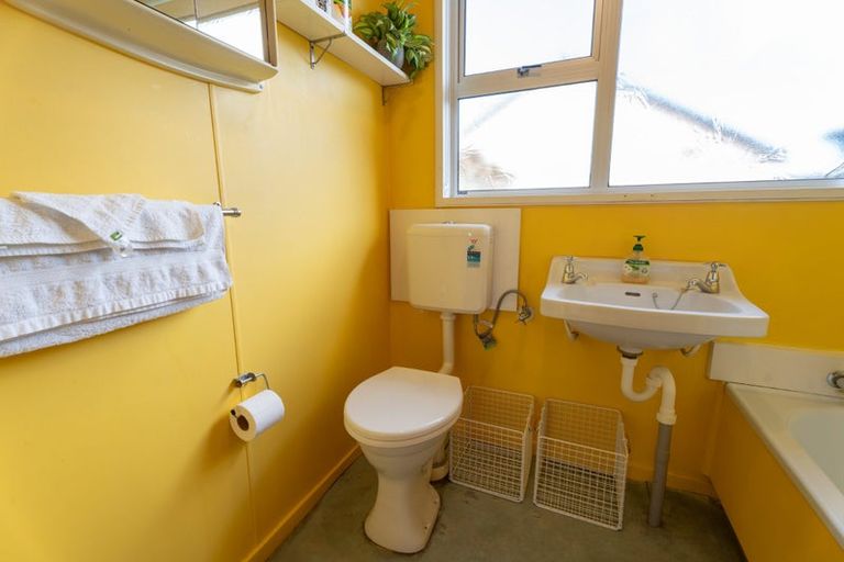 Photo of property in 1e Herewini Street, Titahi Bay, Porirua, 5022