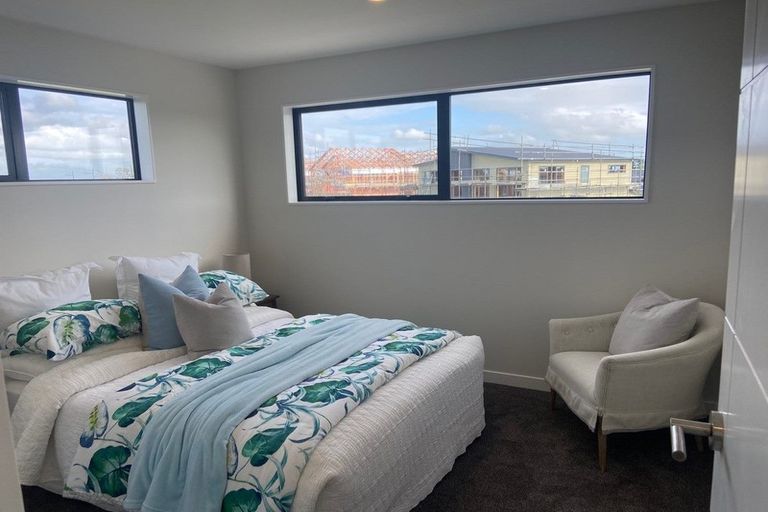 Photo of property in 12 Korowhiti Road, Clarks Beach, 2122