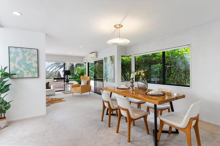 Photo of property in 15 Perendale Close, Somerville, Auckland, 2014