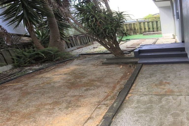 Photo of property in 1/124 Hutchinson Avenue, New Lynn, Auckland, 0600