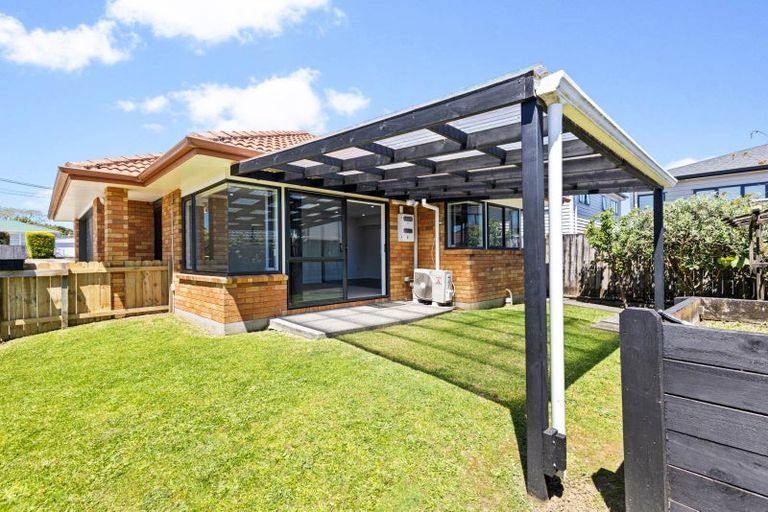Photo of property in 2 Pantera Way, Hillpark, Auckland, 2102