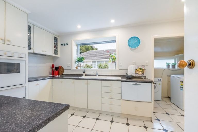 Photo of property in 16 Parnell Street, Fairfield, Lower Hutt, 5011