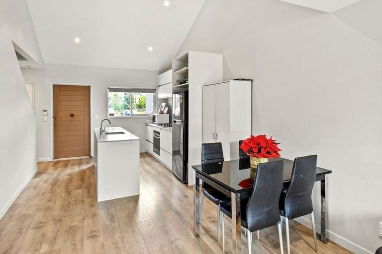 Photo of property in 14 Patiti Parade, Mangere Bridge, Auckland, 2022