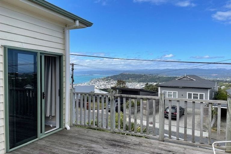 Photo of property in 52 Mitchell Street, Brooklyn, Wellington, 6021