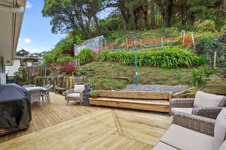 Photo of property in 26 Fyvie Avenue, Tawa, Wellington, 5028