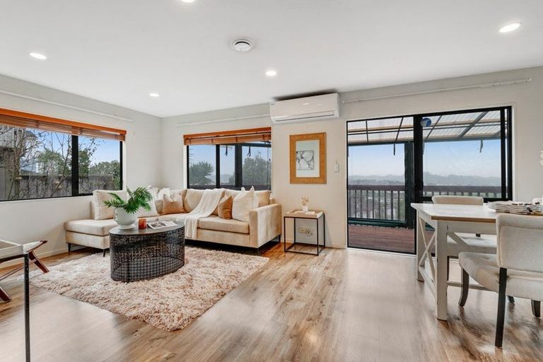 Photo of property in 1/21 Jumento Place, Unsworth Heights, Auckland, 0632