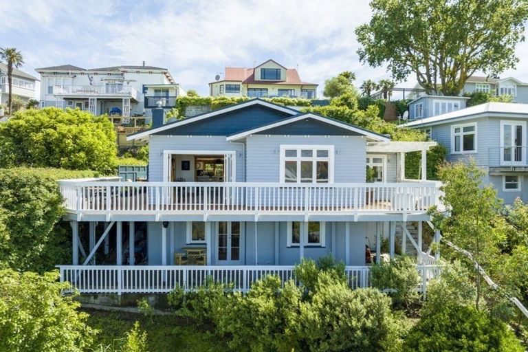 Photo of property in 6 Harvey Road, Bluff Hill, Napier, 4110