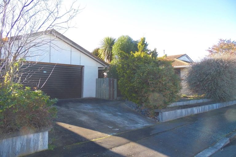 Photo of property in 2 Resolution Place, Bryndwr, Christchurch, 8053
