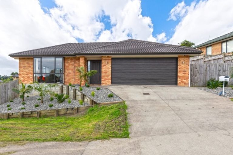 Photo of property in 61 Tiriwa Drive, Massey, Auckland, 0614
