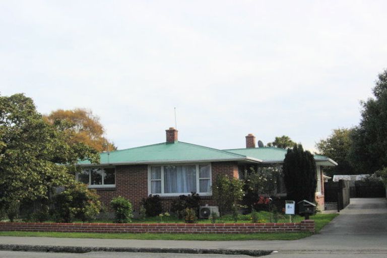 Photo of property in 8a Middlepark Road, Sockburn, Christchurch, 8042