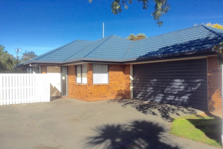 Photo of property in 2/38 Yardley Street, Avonhead, Christchurch, 8042