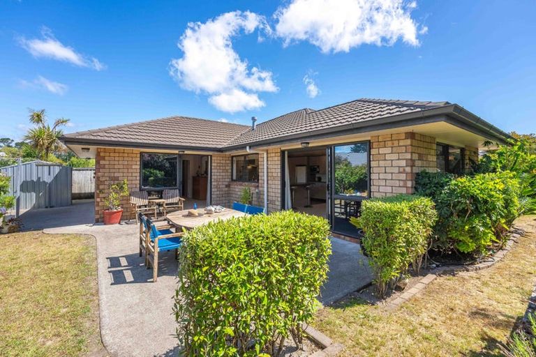 Photo of property in 31 Campion Road, Waikanae Beach, Waikanae, 5036