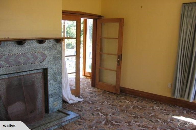 Photo of property in 12 Tanera Crescent, Brooklyn, Wellington, 6021