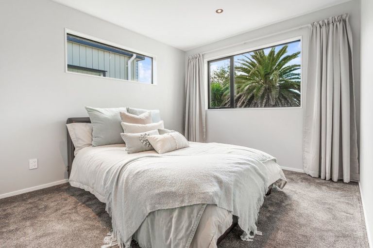 Photo of property in 28 Coast Garden Drive, Hobsonville, Auckland, 0616