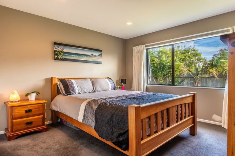 Photo of property in 10 Rodney Grove, Paraparaumu, 5032