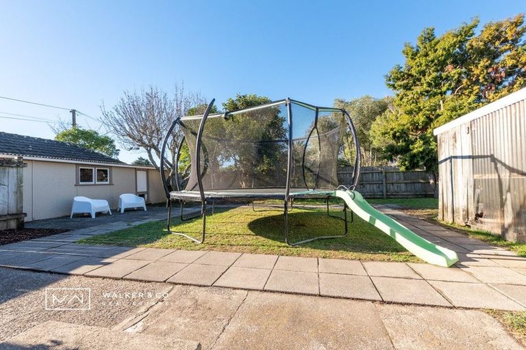 Photo of property in 15 Raukawa Grove, Trentham, Upper Hutt, 5018