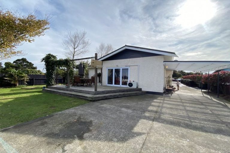 Photo of property in 5 Kitchener Street, Eltham, 4322