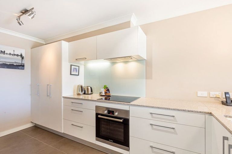 Photo of property in 33 Parkside Drive, Orewa, 0931