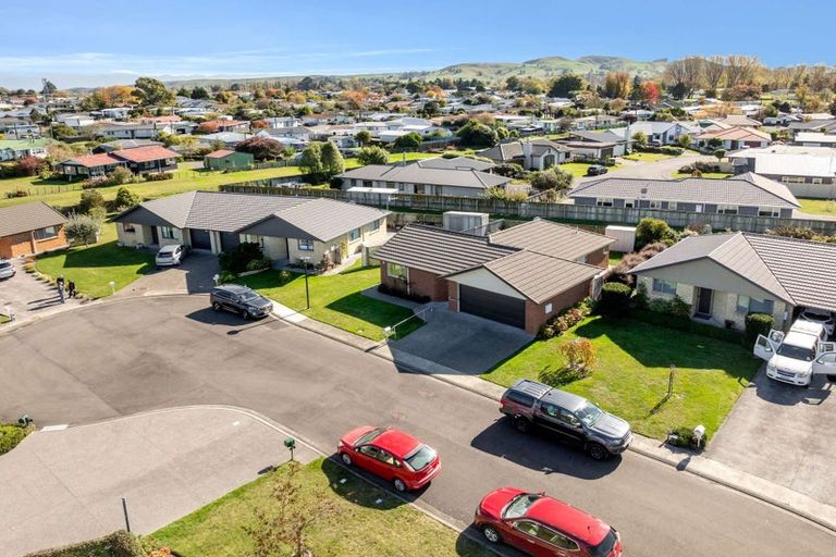 Photo of property in Henry Russell Estate, 8/36 Belgrove Drive, Waipukurau, 4200