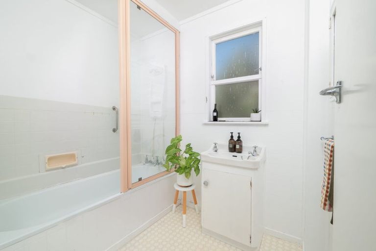 Photo of property in 24 Hope Avenue, Russell, 0202