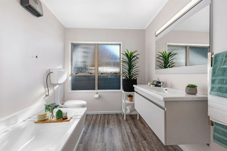 Photo of property in 35 Bosun Terrace, Whitby, Porirua, 5024